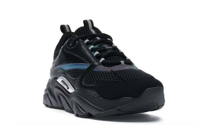 B22 reflective black