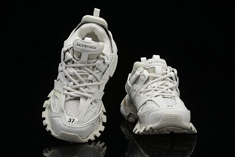 BB Tracks White