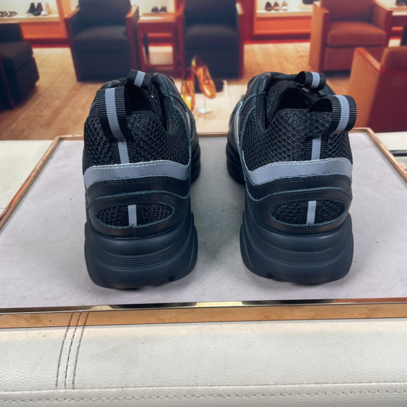 B22 Black