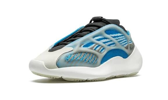 Yeezy Boost 700 V3 Bleu